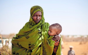 mum-and-baby-in-desert-colin-austin-gbiota